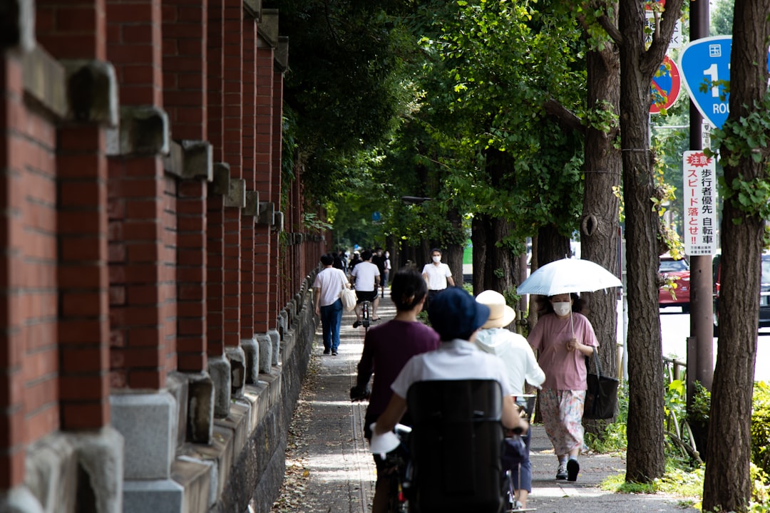 介護施設のDX導入事例を調べてわかった「現場で使えるAI」と「使えないAI」の違い
